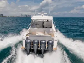 Thumbnail von Intrepid 475 Sport Yacht