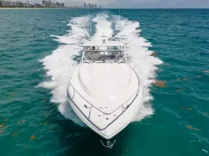 Thumbnail von Intrepid 475 Sport Yacht