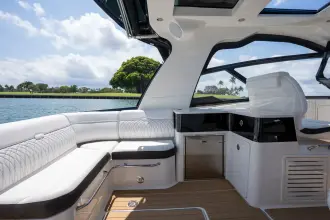 Thumbnail von Sea Ray 370 Sundancer Outboard