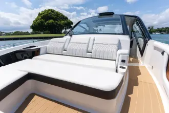 Thumbnail von Sea Ray 370 Sundancer Outboard
