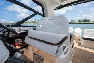 Thumbnail von Sea Ray 370 Sundancer Outboard
