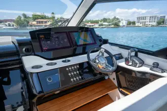 Thumbnail von Sea Ray 370 Sundancer Outboard