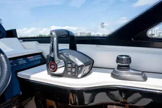 Thumbnail von Sea Ray 370 Sundancer Outboard
