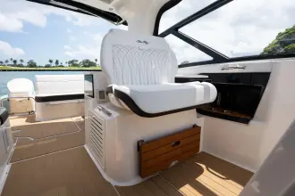 Thumbnail von Sea Ray 370 Sundancer Outboard