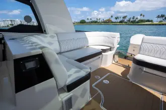 Thumbnail von Sea Ray 370 Sundancer Outboard