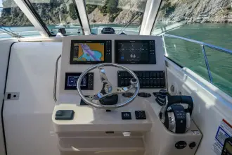 Thumbnail von Boston Whaler 345 Conquest BARB