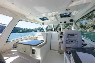 Thumbnail von Boston Whaler 345 Conquest BARB