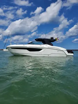 Cruisers Yachts 38 GLS