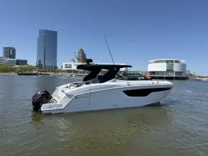 Thumbnail von Cruisers Yachts 38 GLS