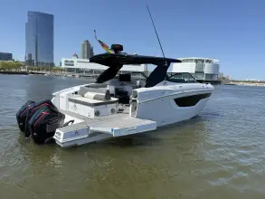 Thumbnail von Cruisers Yachts 38 GLS