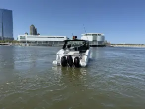Thumbnail von Cruisers Yachts 38 GLS