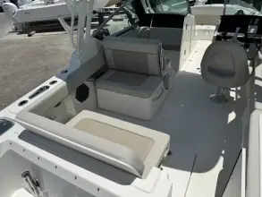 Thumbnail von Boston Whaler 240 Vantage