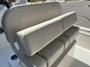 Thumbnail von Boston Whaler 210 Montauk