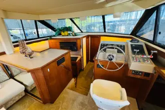 Thumbnail von Bayliner 4587 Motoryacht