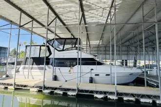 Thumbnail von Bayliner 4587 Motoryacht