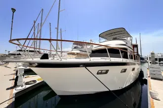 Overseas PT52 COCKPIT MOTORYACHT Wine Knot