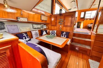 Thumbnail von Overseas PT52 COCKPIT MOTORYACHT Wine Knot