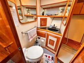Thumbnail von Overseas PT52 COCKPIT MOTORYACHT Wine Knot