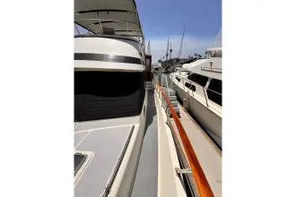Thumbnail von Overseas PT52 COCKPIT MOTORYACHT Wine Knot