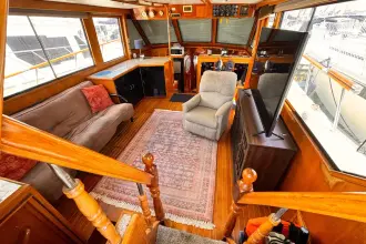 Thumbnail von Overseas PT52 COCKPIT MOTORYACHT Wine Knot
