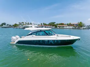 Thumbnail von Tiara Yachts 34LX