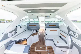 Thumbnail von Tiara Yachts 34LX