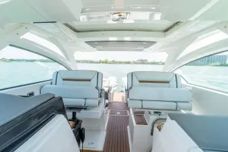 Thumbnail von Tiara Yachts 34LX