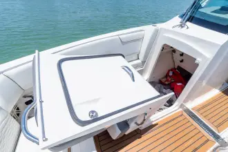 Thumbnail von Tiara Yachts 34LX