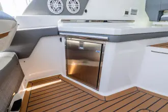 Thumbnail von Tiara Yachts 34LX