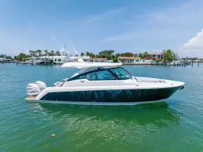 Thumbnail von Tiara Yachts 34LX