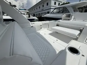 Thumbnail von Intrepid 35 Panacea