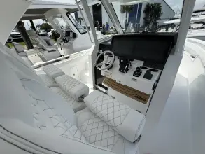 Thumbnail von Intrepid 35 Panacea