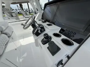Thumbnail von Intrepid 35 Panacea