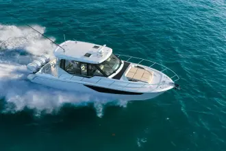 Thumbnail von Boston Whaler 405 Conquest