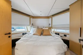 Thumbnail von Azimut 62