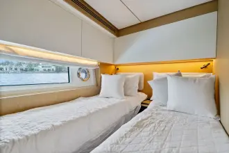 Thumbnail von Azimut 62