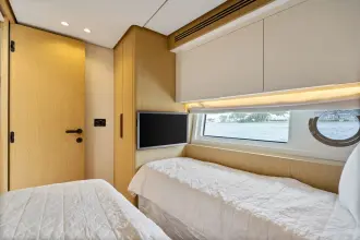 Thumbnail von Azimut 62