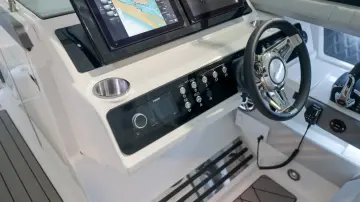 Thumbnail von Sea Ray SLX 310 Outboard