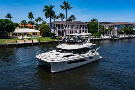 Aquila 44 Yacht
