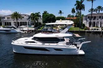 Thumbnail von Aquila 44 Yacht