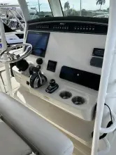 Thumbnail von Boston Whaler 330 Outrage