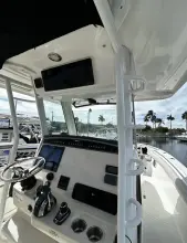 Thumbnail von Boston Whaler 330 Outrage