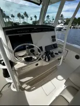 Thumbnail von Boston Whaler 330 Outrage