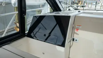 Thumbnail von Boston Whaler 365 Conquest