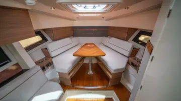 Thumbnail von Boston Whaler 365 Conquest