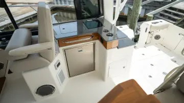 Thumbnail von Boston Whaler 365 Conquest