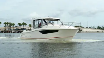 Thumbnail von Boston Whaler 365 Conquest