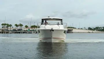 Thumbnail von Boston Whaler 365 Conquest