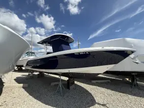 Robalo R272 CC