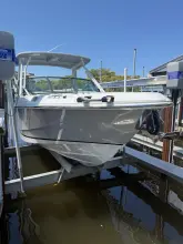 Thumbnail von Boston Whaler 240 Vantage